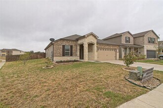 601 Hummingbird Ln in Leander, TX - Building Photo - Building Photo