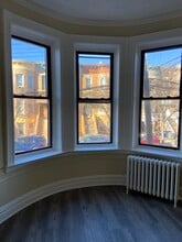 6086 70th Ave, Unit Parlor Floor in Ridgewood, NY - Building Photo - Building Photo