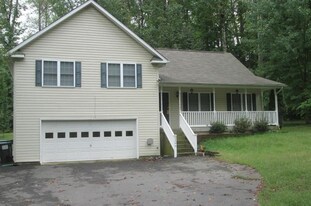 6206 Dawes Dr in King George, VA - Building Photo