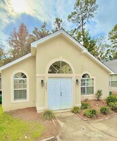 2961 Viking Way in Tallahassee, FL - Building Photo