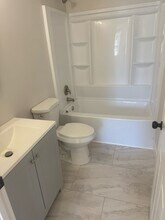 400 E Hickory St in Ponchatoula, LA - Foto de edificio - Building Photo