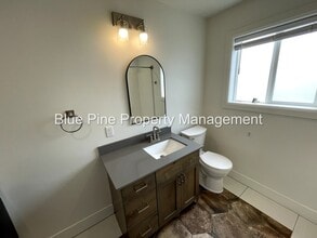 1565 1/2 S Higbee Ave in Idaho Falls, ID - Building Photo - Building Photo