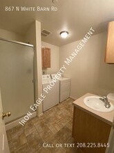 867 N White Barn Rd in Kuna, ID - Building Photo - Building Photo