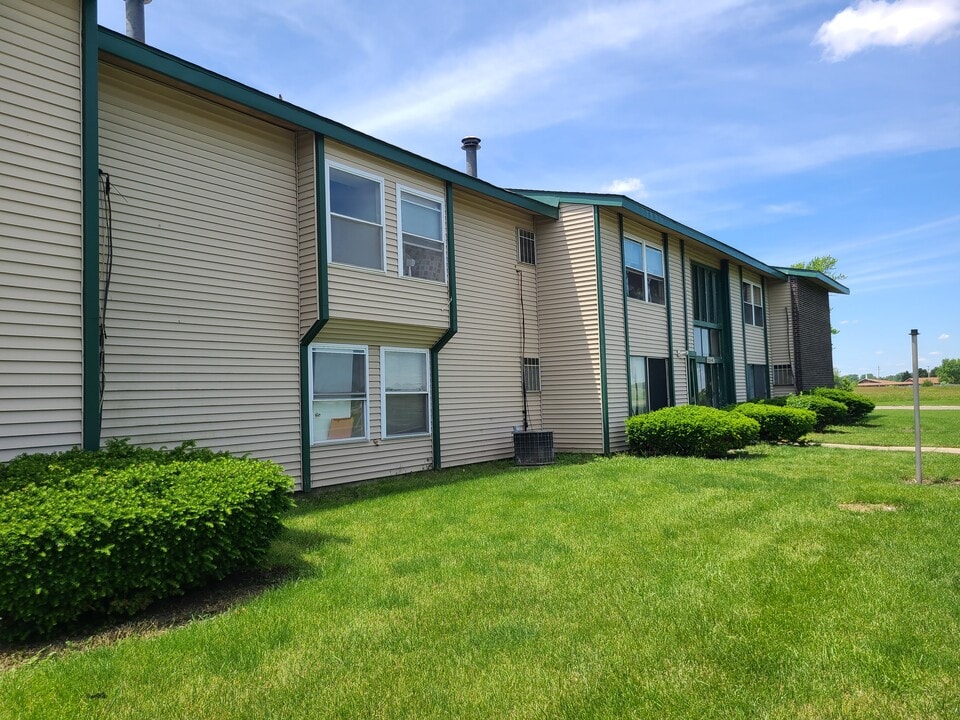 1532 Hobson Dr in Rantoul, IL - Foto de edificio