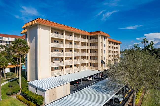 Edgewater Arms in Dunedin, FL - Foto de edificio - Building Photo