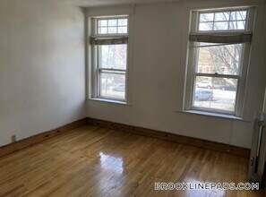 1905 Beacon St in Brookline, MA - Building Photo - Building Photo