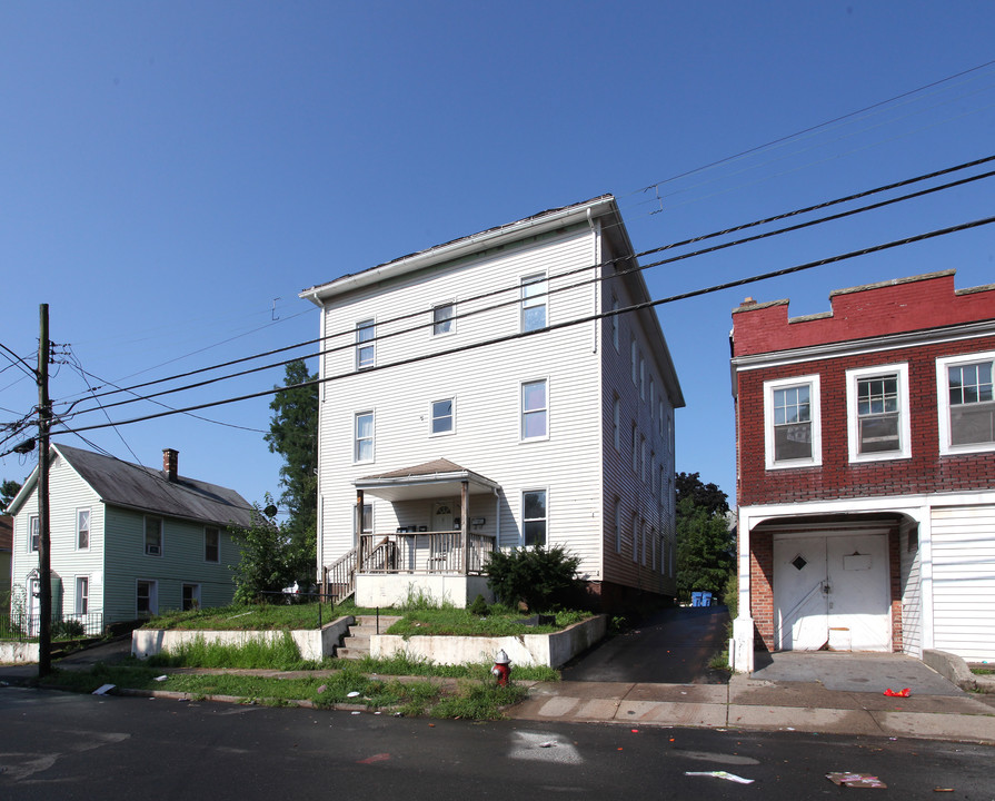 60 Sexton St in New Britain, CT - Foto de edificio