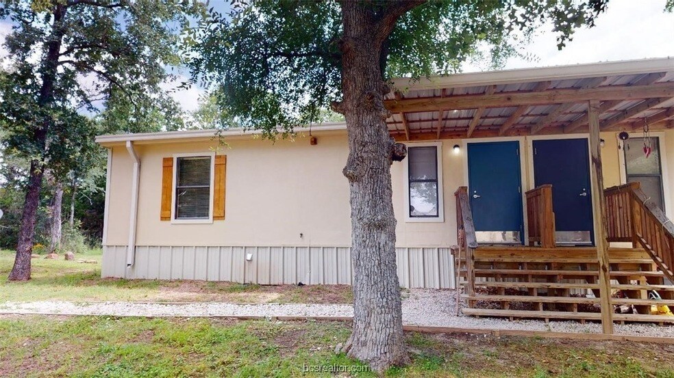 5585 Straub Rd, Unit 111 in College Station, TX - Building Photo