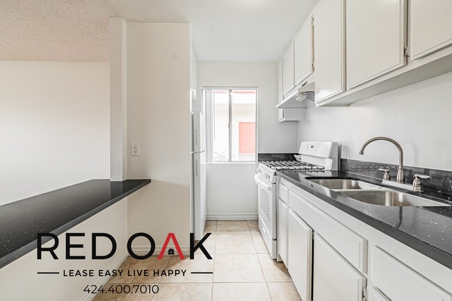 6255 Beck Ave in Los Angeles, CA - Building Photo - Building Photo