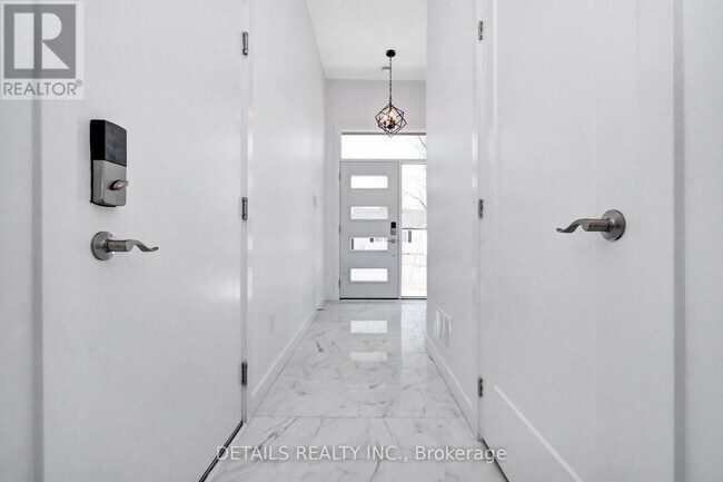 842 Dundee Ave in Ottawa, ON - Building Photo - Building Photo