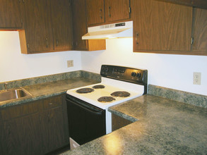 Stratford Place Apartments in Pensacola, FL - Building Photo - Building Photo