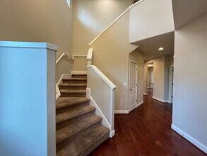 303 SW 208th Ave in Beaverton, OR - Building Photo - Building Photo