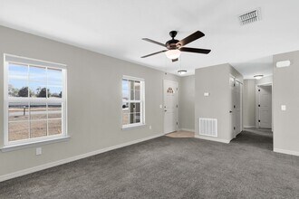 15690 SW 28th Avenue Rd in Ocala, FL - Building Photo - Building Photo