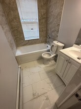 8 Little Monument St in Newburgh, NY - Building Photo - Building Photo