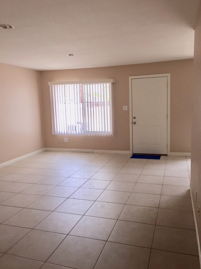2649 Andover Ave, Unit 4