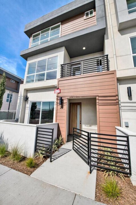 26 Newtrust Way in Garden Grove, CA - Building Photo