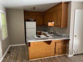 302 Taylors Rd in Taylors, SC - Building Photo - Building Photo