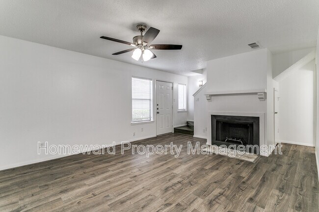 620 Ridgeline Dr in Hurst, TX - Building Photo - Building Photo