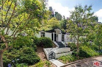 936 Chantilly Rd in Los Angeles, CA - Building Photo - Building Photo