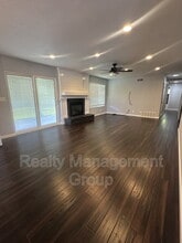 2388 Windmill View Rd in El Cajon, CA - Foto de edificio - Building Photo