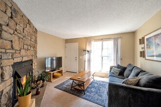 14252 E Hawaii Cir in Aurora, CO - Building Photo - Building Photo