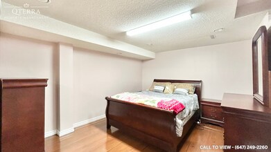 5775 Invergordon Ln in Mississauga, ON - Building Photo - Building Photo