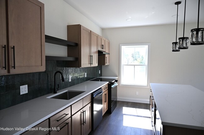 502 Lattintown Rd in Marlboro, NY - Building Photo - Building Photo