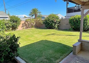 6524 Myra Ave in Buena Park, CA - Foto de edificio - Building Photo