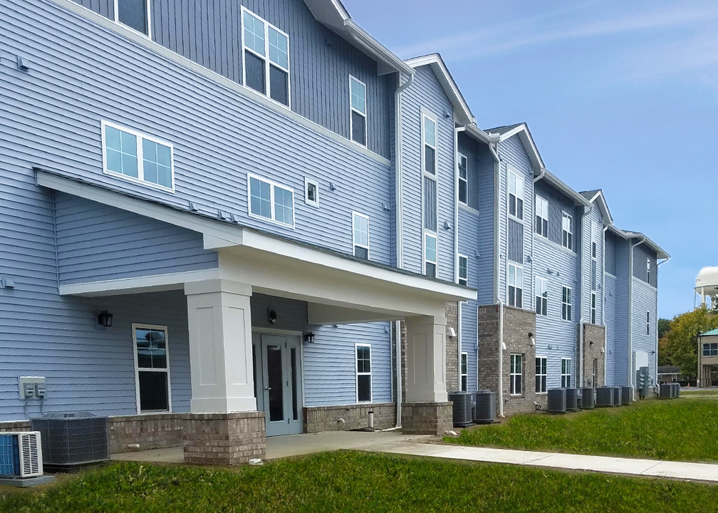 Rooney Ridge in Roanoke Rapids, NC - Building Photo