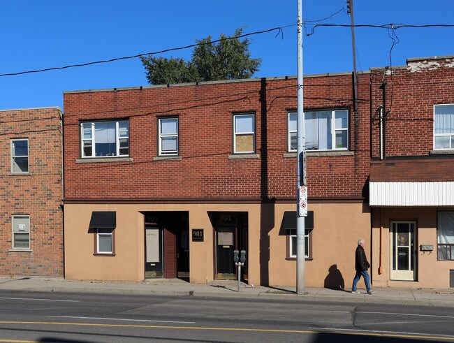 901 Barton St E in Hamilton, ON - Building Photo - Primary Photo