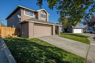 1335 Phillip Way in Suisun City, CA - Building Photo