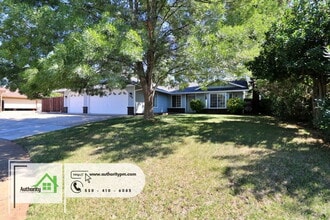 1976 Chiella Ln in Redding, CA - Building Photo - Building Photo