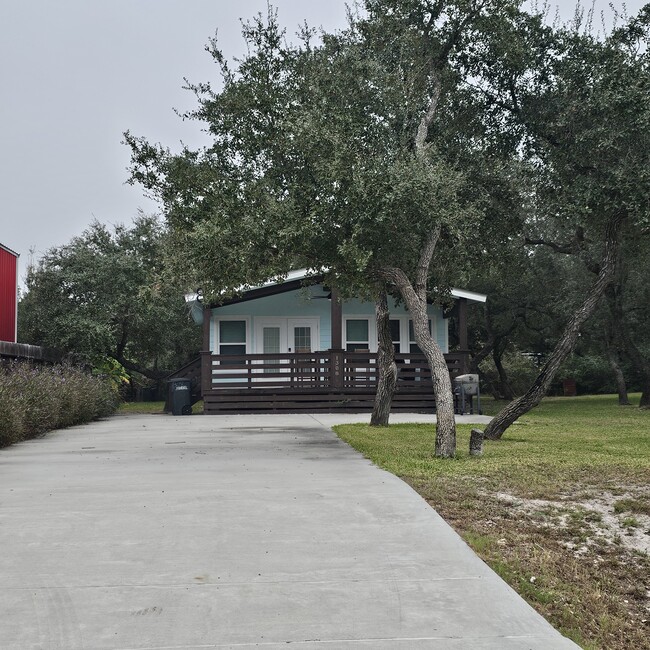 1308 N Verne St in Rockport, TX - Building Photo - Building Photo