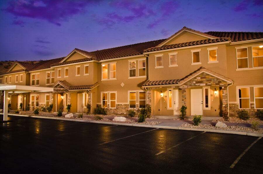 3419 S River Rd in Saint George, UT - Foto de edificio