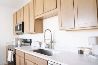 1650 Sheridan Blvd, Unit Unit 201 in Denver, CO - Building Photo - Building Photo