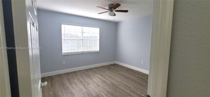 704 Belmont Ln, Unit 704 in North Lauderdale, FL - Foto de edificio - Building Photo