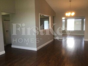 1026 SW Coleman Ave in Port St. Lucie, FL - Foto de edificio - Building Photo