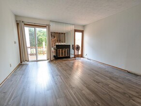 219 Wethington Dr in Wauconda, IL - Building Photo - Building Photo