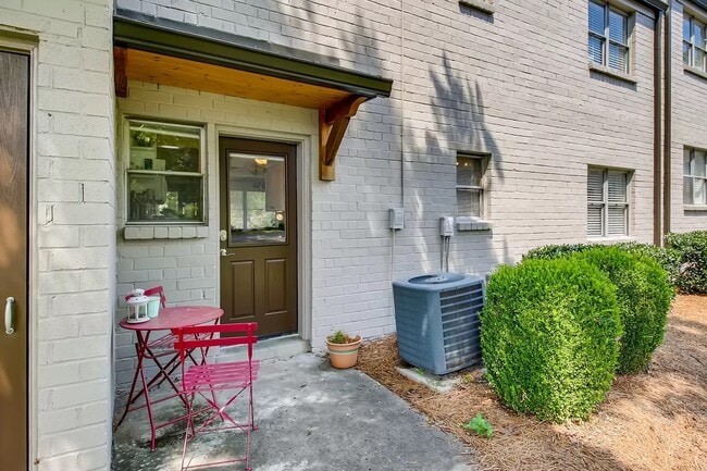 512 Chesterfield Ave, Unit 5C in Nashville, TN - Building Photo - Building Photo