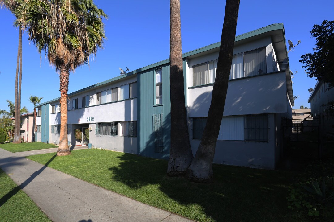 3932 Stevely Ave in Los Angeles, CA - Building Photo