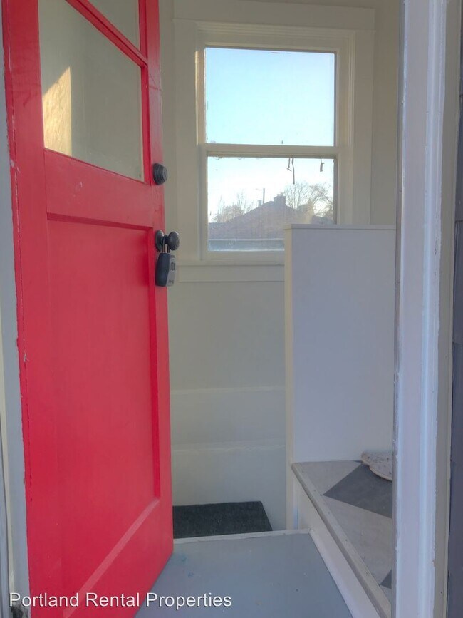 5144 NE Flanders St in Portland, OR - Building Photo - Building Photo