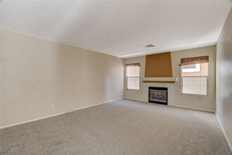 10261 Gaeta Pl in Las Vegas, NV - Foto de edificio - Building Photo