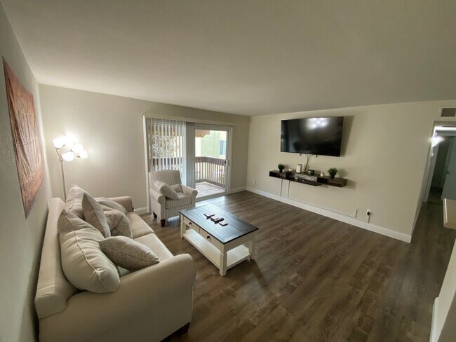 2881 Huntington Blvd, Unit Cozy 2 Bedroom 2 Bath in Fresno, CA - Building Photo - Building Photo