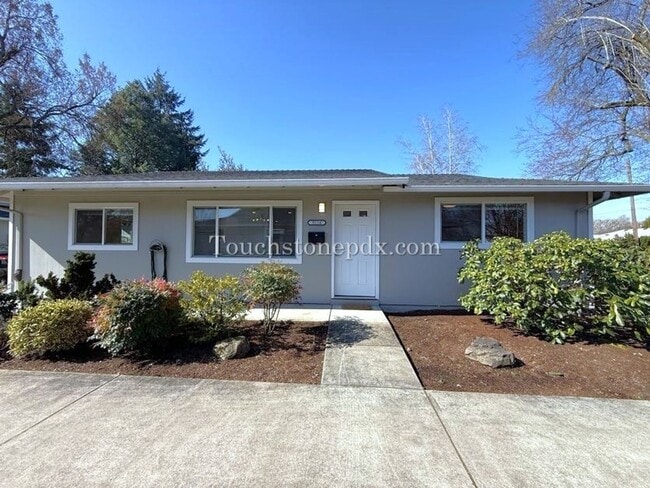 5116 SE Mitchell St in Portland, OR - Building Photo - Building Photo