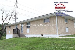 205 Bonaire St in Liberty, MO - Building Photo