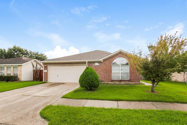 3218 Red Cedar Dr in Baytown, TX - Building Photo - Building Photo