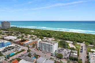 8233 Harding Ave in Miami Beach, FL - Building Photo - Building Photo