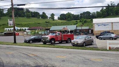 203 Woods Edge in Finleyville, PA - Building Photo - Building Photo