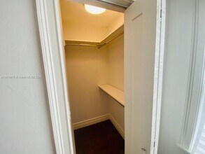 828 SW 43rd Ave in Miami, FL - Building Photo - Building Photo