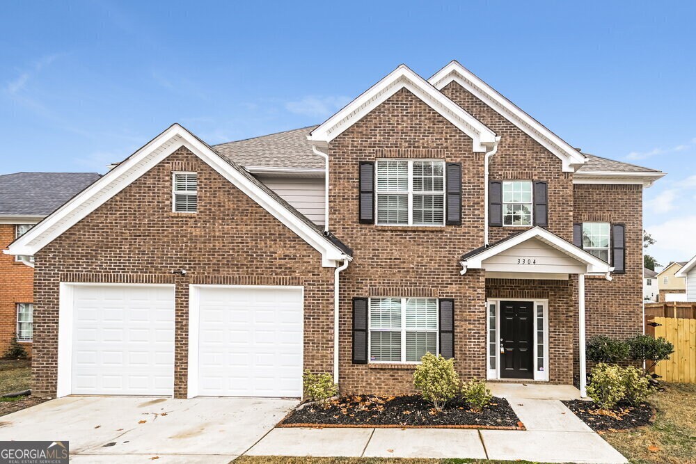 3304 Summer Brooke Ln in Union City, GA - Building Photo
